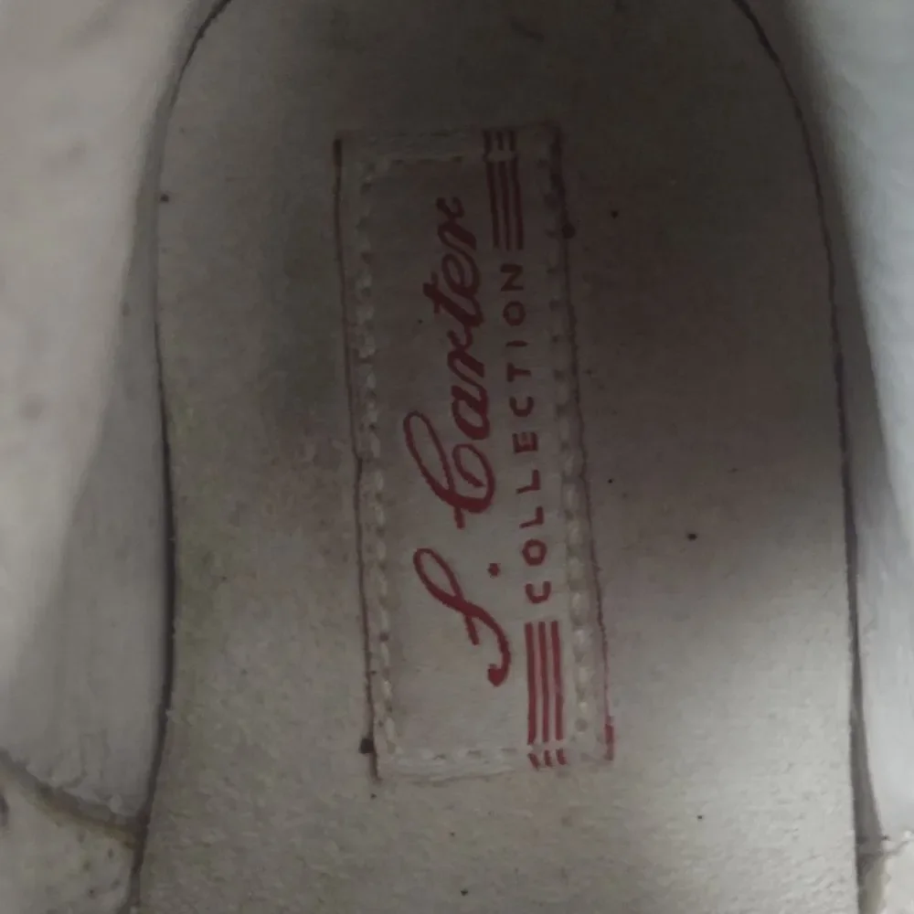 Reebok S. Carter Girls Vintage Sneakers Size 2.5 White/Red PRE-OWNED
